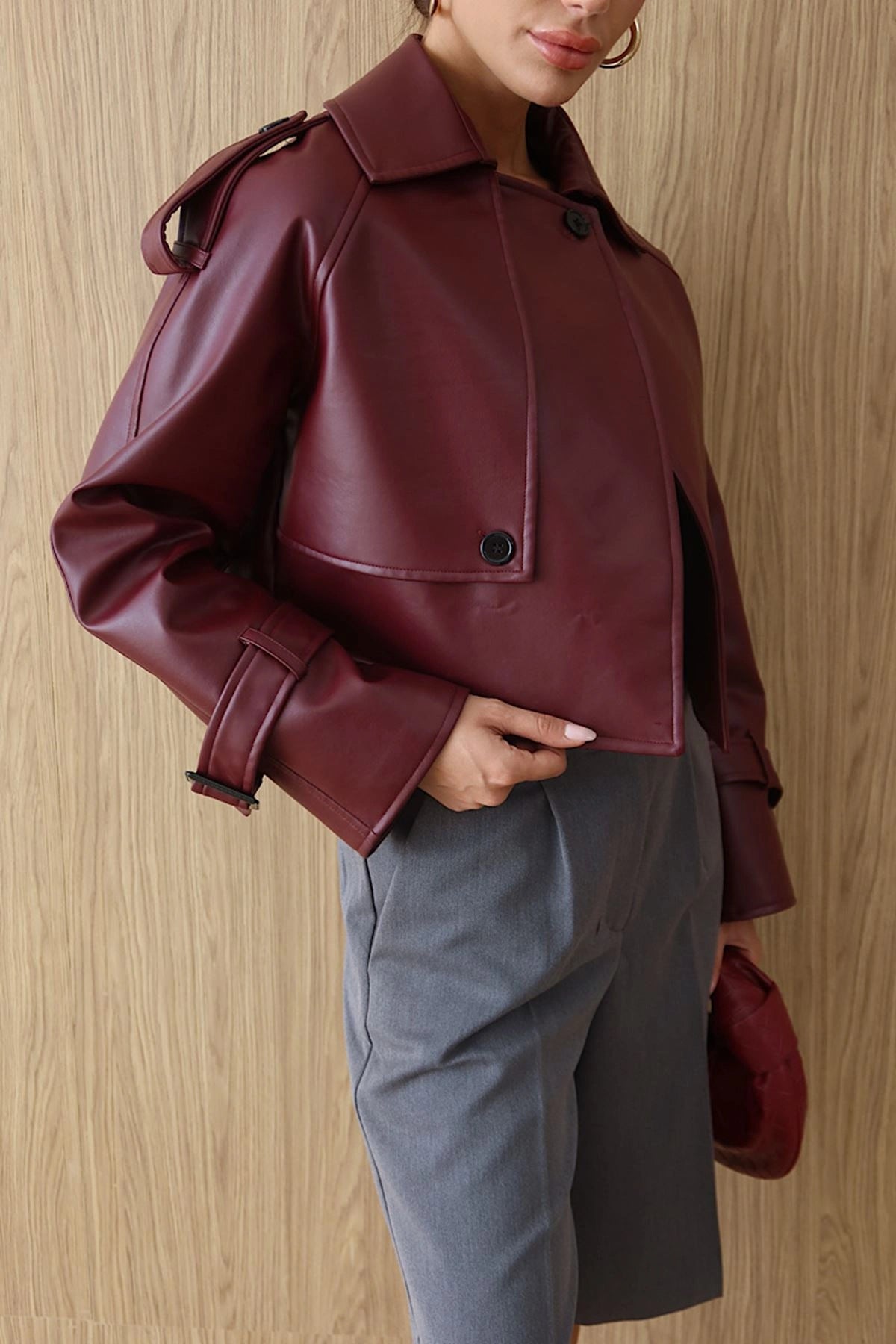 Premium Dik Yaka Kemer Tokalı Oversize Crop Suni Deri Kadın Ceket Bordo
